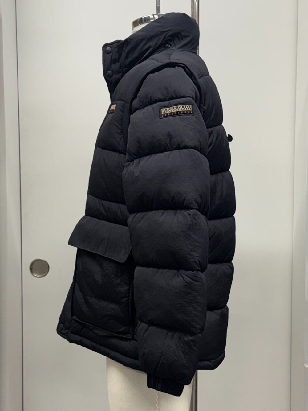 Napapijri Black Modular 3-in-1 Jacket – Removable Hood & Sleeves - Picture 8 of 16